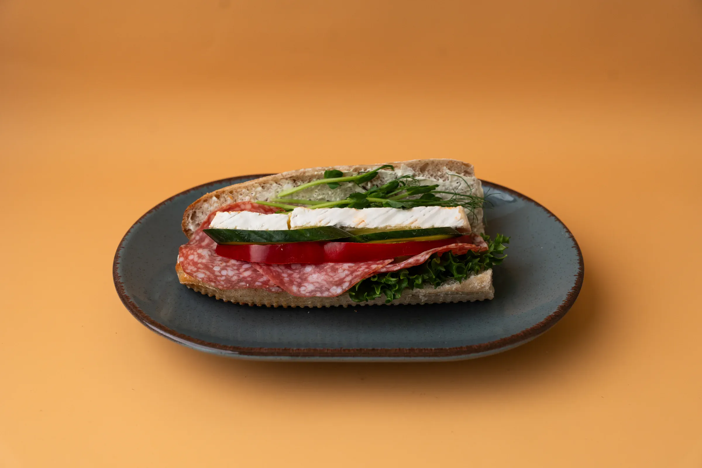 Baguette salami & brie